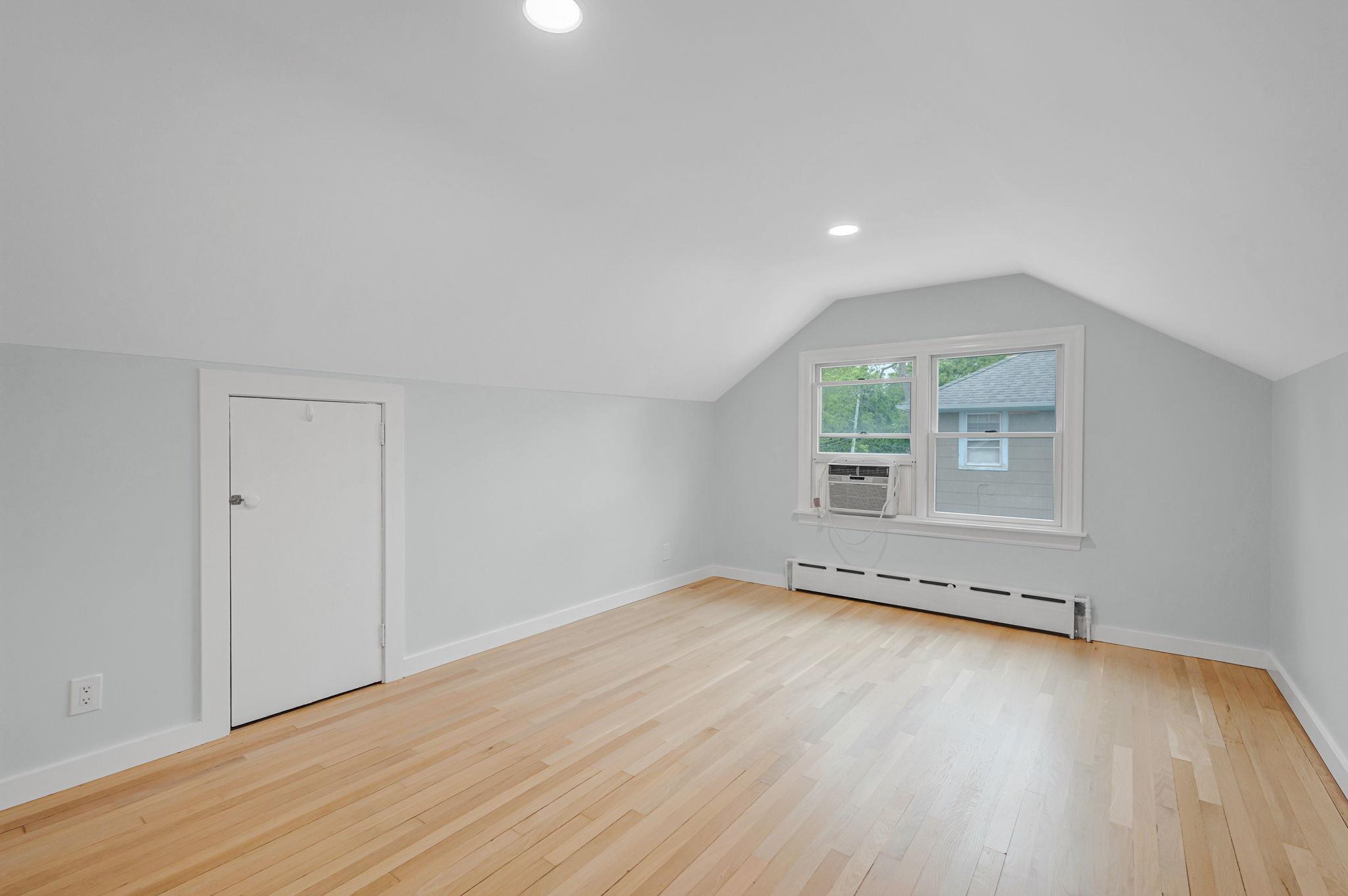 30 Millbrook Lane, Riverhead, New York image 16