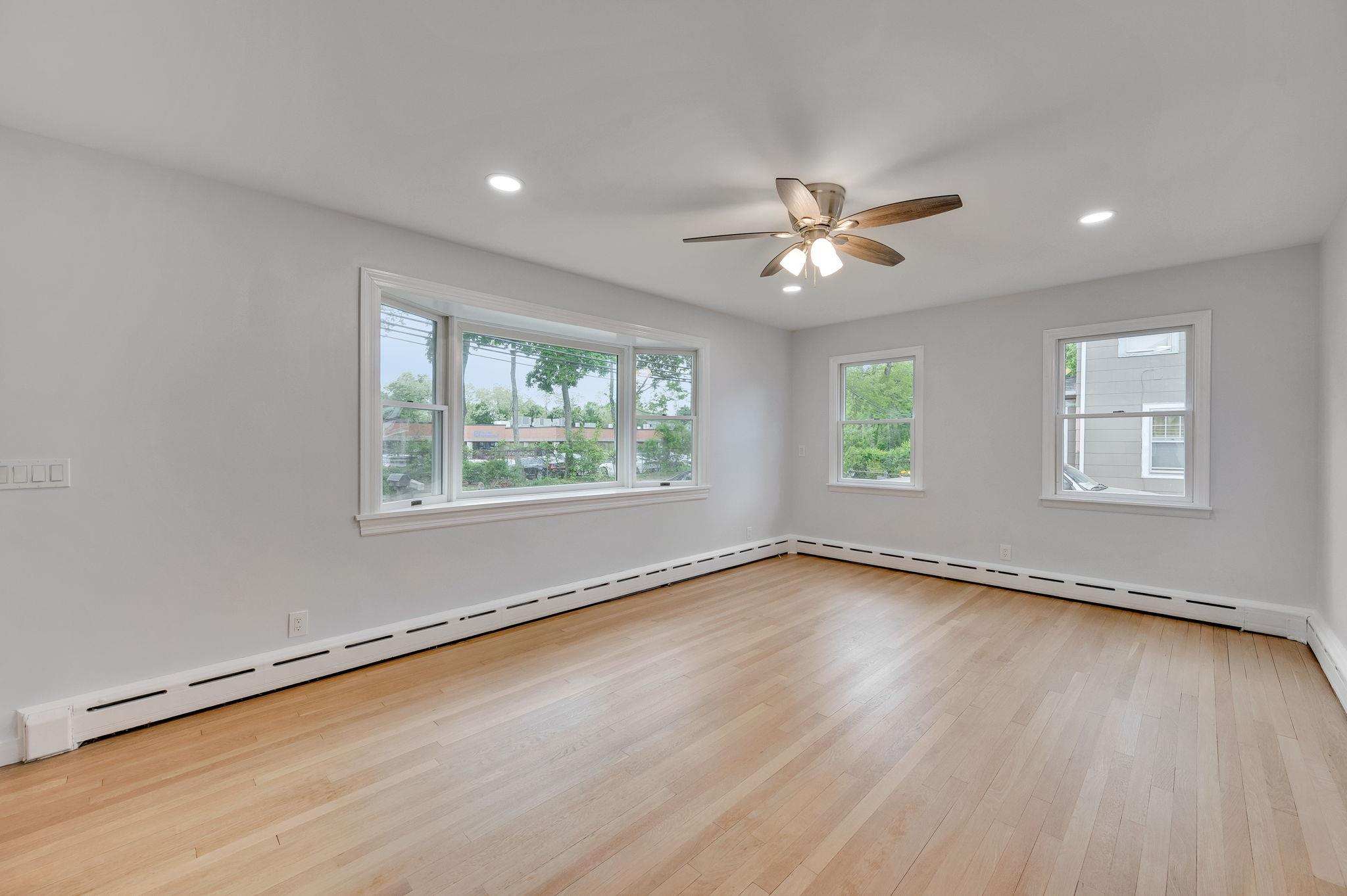 30 Millbrook Lane, Riverhead, New York image 5