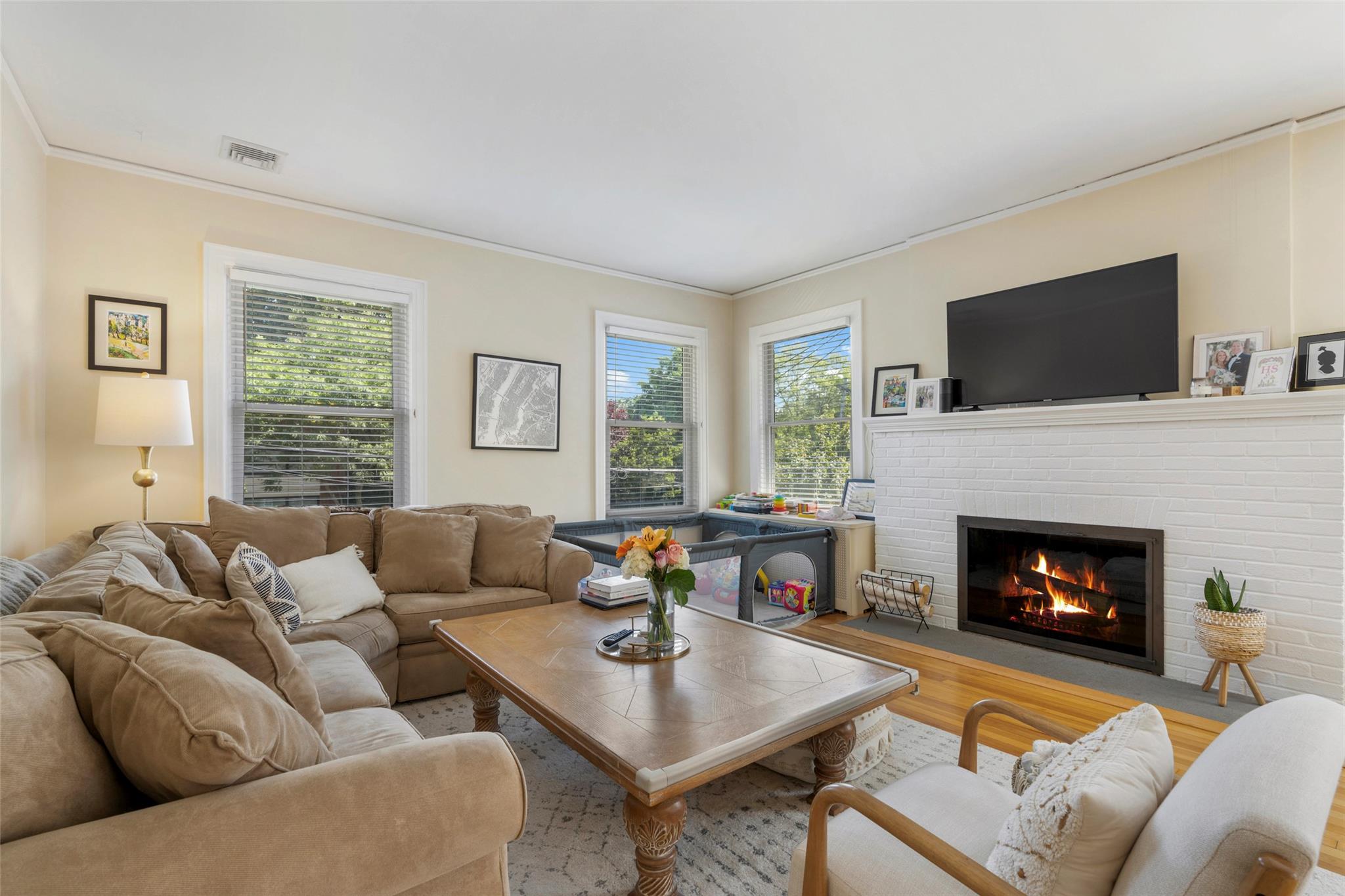 Chatsworth Avenue, Larchmont, New York - 3 Bedrooms  
1 Bathrooms - 