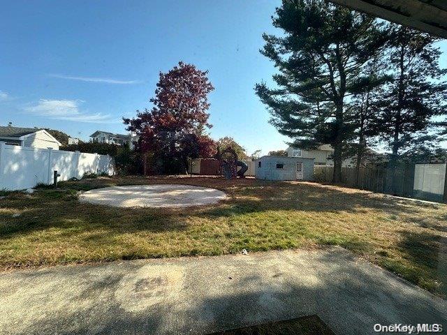 37 Gladstone Avenue, West Islip, New York image 21