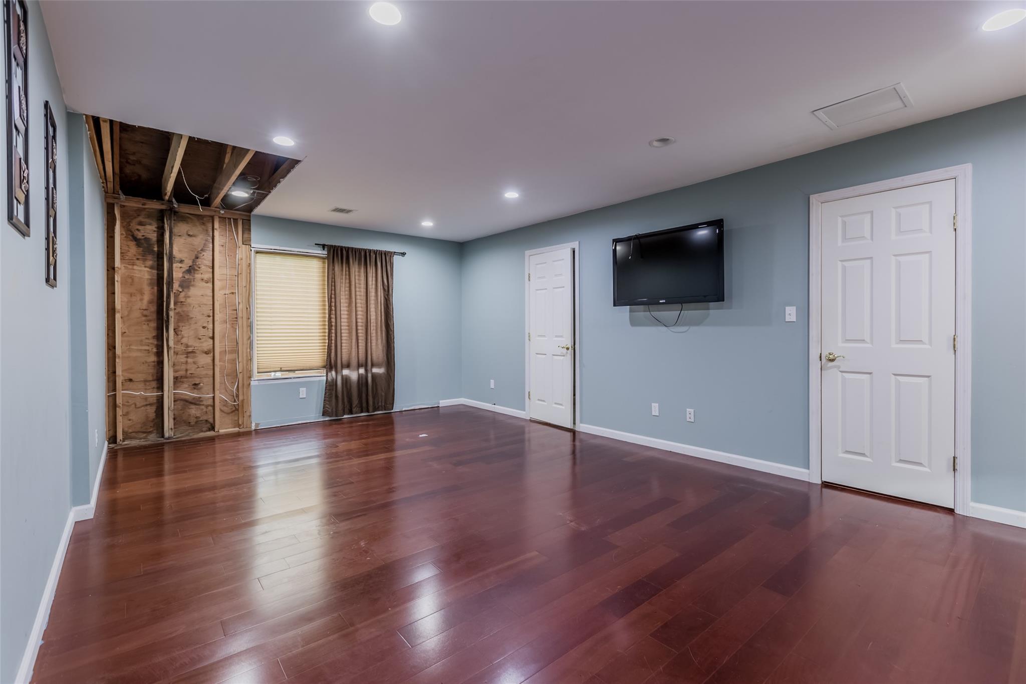 233 Arrowhead Avenue, Riverhead, New York image 8