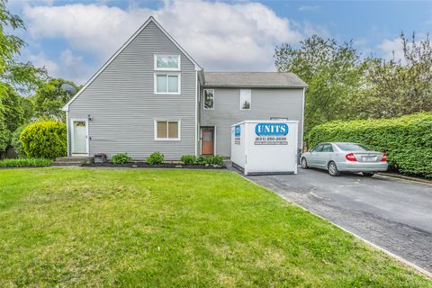 233 Arrowhead Avenue Riverhead NY 11901