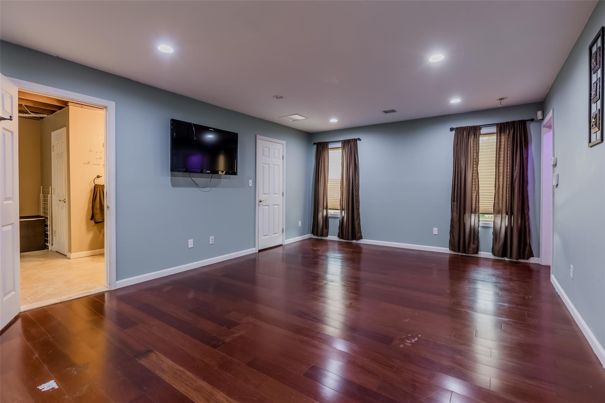 233 Arrowhead Avenue, Riverhead, New York image 9