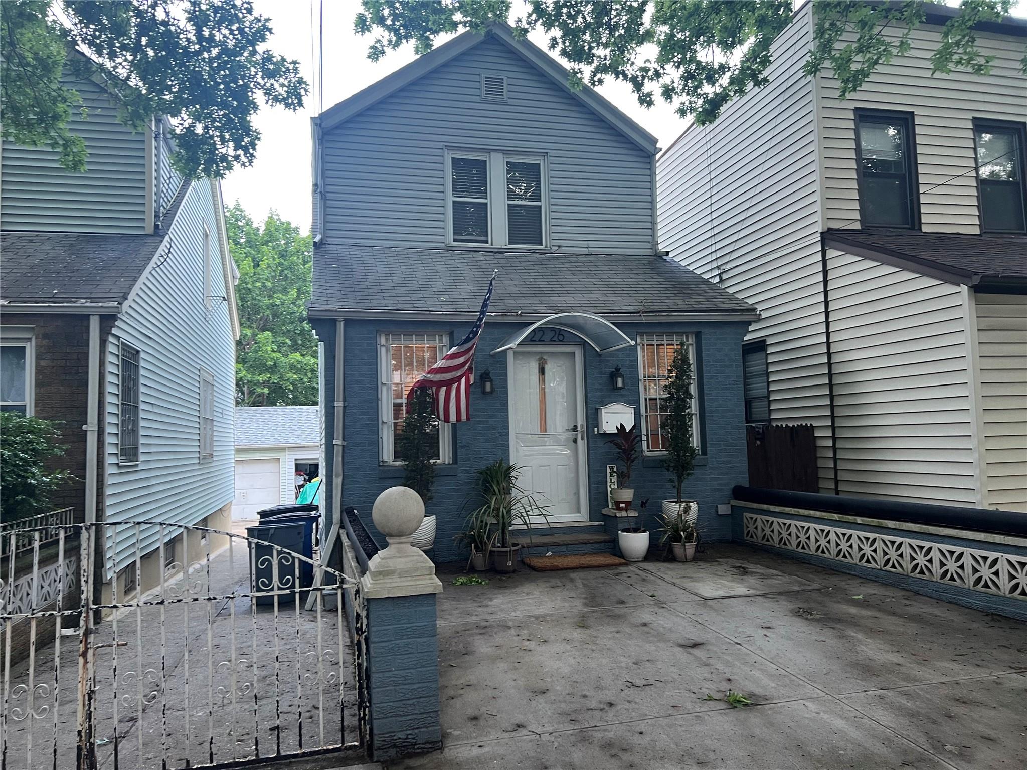 Property for Sale at 74 Street, East Elmhurst, Queens, NY - Bedrooms: 3 
Bathrooms: 2 
Rooms: 5  - $979,000