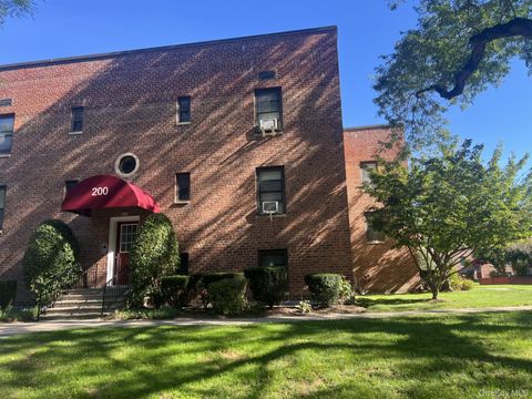 Photo of 200 Richbell Road #A2, Mamaroneck, NY 10543 (MLS # 919905)