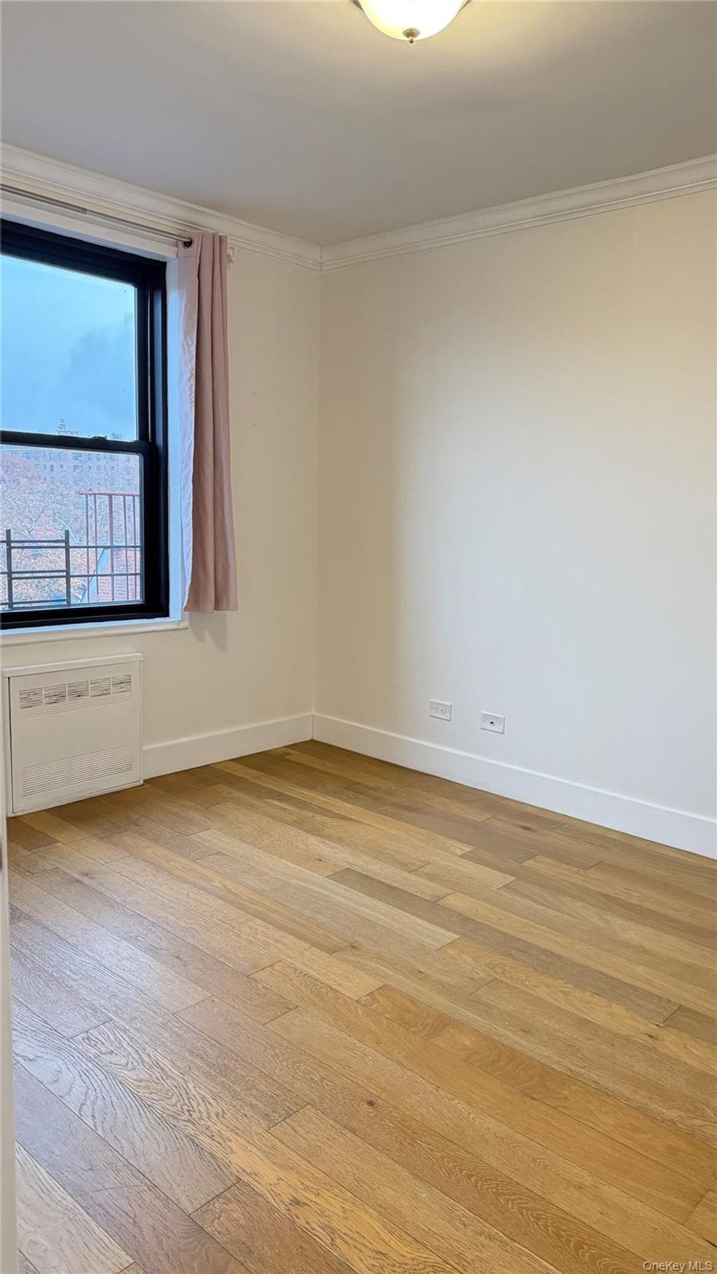 Photo of 15040 71 ave Ave #4 G, Flushing, NY 11367 (MLS # 952021)