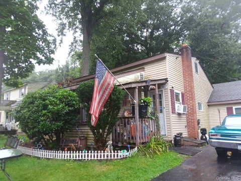 Photo of 874 Bloomingburg Road, Bloomingburg, NY 12721 (MLS # 1062951)