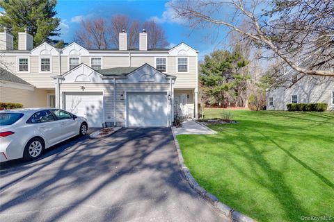 Photo of 39 Quail Court, Manorville, NY 11949 (MLS # 983863)