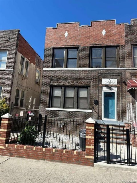 Apartment For Rent - 102 E 96th Street<br/> Brooklyn, NY 11212