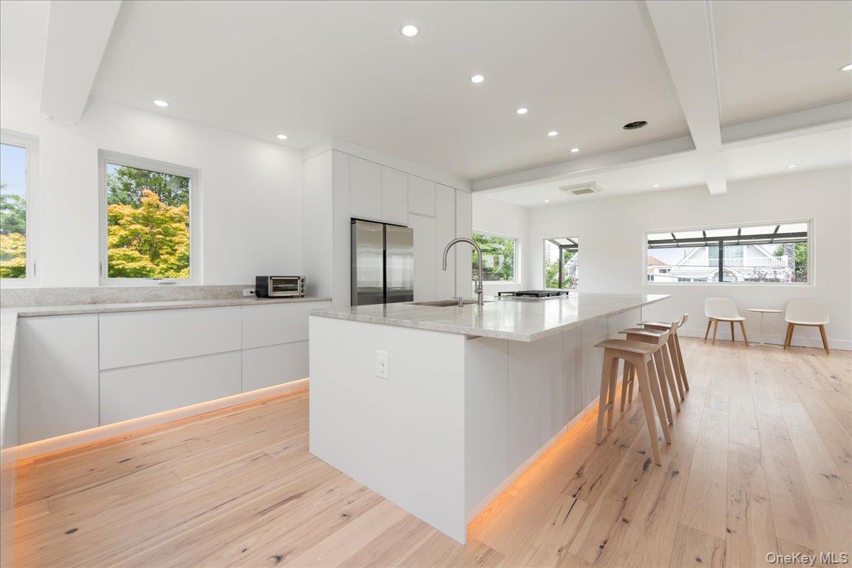 Atlantic Beach, New York 11509, United States, 4 Bedrooms Bedrooms, ,4 BathroomsBathrooms,Residential,Active,175196