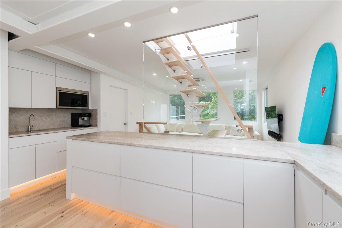 Atlantic Beach, New York 11509, United States, 4 Bedrooms Bedrooms, ,4 BathroomsBathrooms,Residential,Active,175196