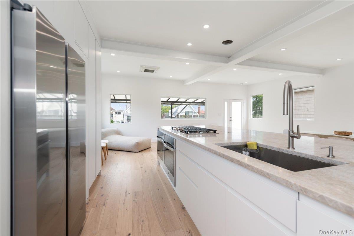 Atlantic Beach, New York 11509, United States, 4 Bedrooms Bedrooms, ,4 BathroomsBathrooms,Residential,Active,175196