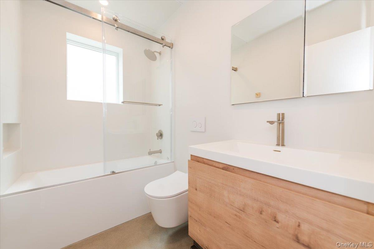 Atlantic Beach, New York 11509, United States, 4 Bedrooms Bedrooms, ,4 BathroomsBathrooms,Residential,Active,175196