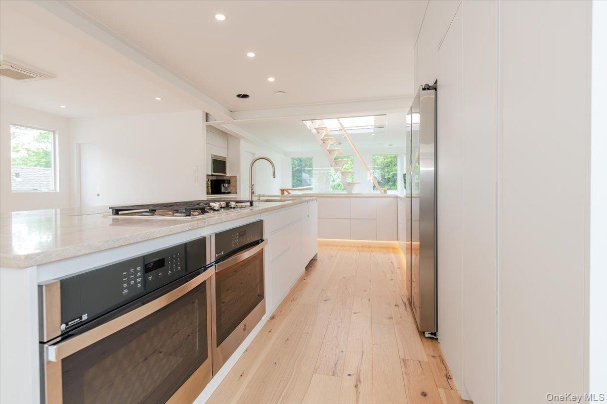 Atlantic Beach, New York 11509, United States, 4 Bedrooms Bedrooms, ,4 BathroomsBathrooms,Residential,Active,175196