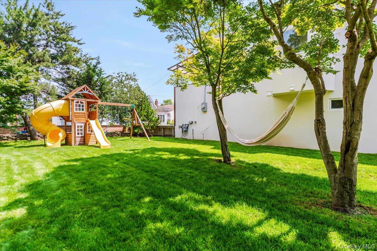 Atlantic Beach, New York 11509, United States, 4 Bedrooms Bedrooms, ,4 BathroomsBathrooms,Residential,Active,175196