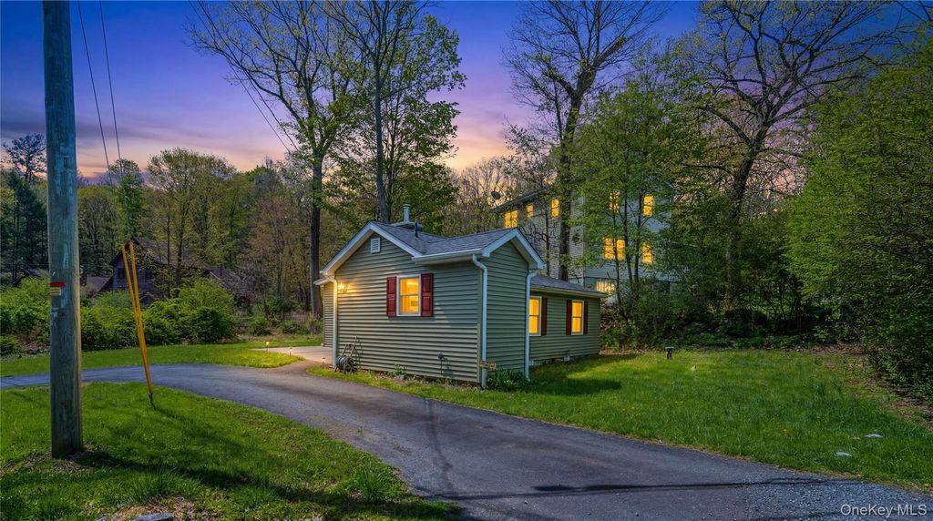 Photo of 797 Forest Glen Road, Monroe, NY 10950 (MLS # 980324)