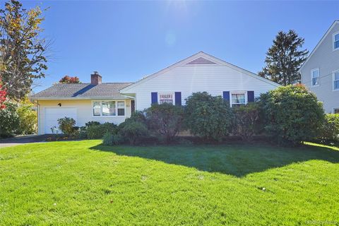 14 Cedar Street Greenvale NY 11548