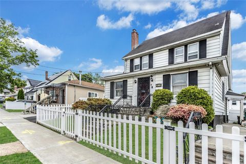 Multifamily For Sale - 190-30 103rd Avenue<br/> Hollis, NY 11423