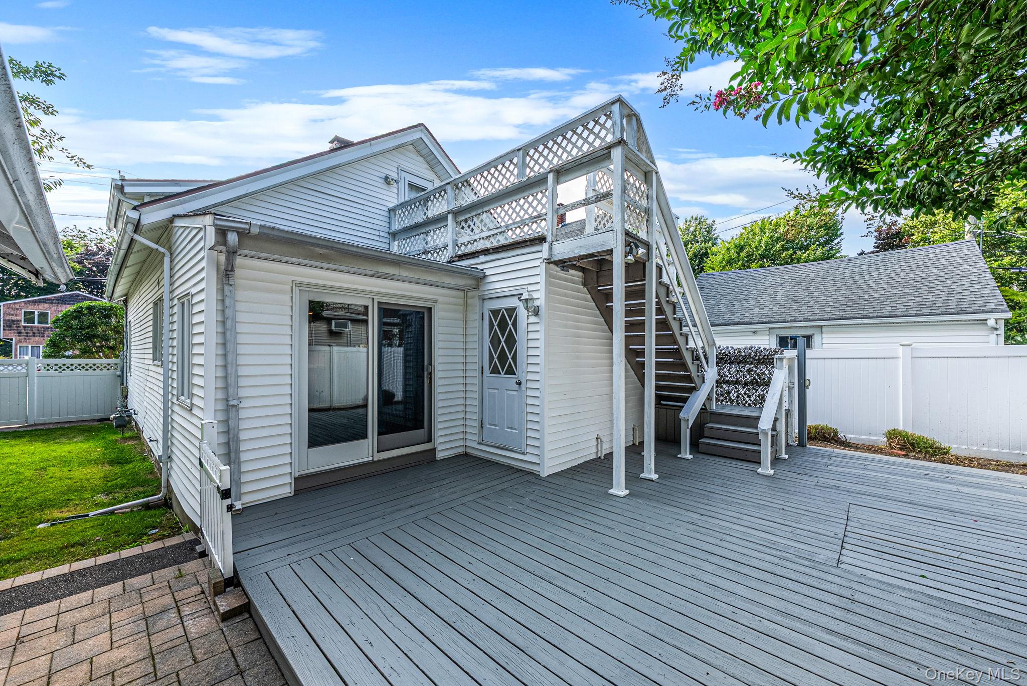 245 Greeley Avenue - Photo 3