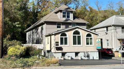 Photo of 64 Pine Hollow Road #2, Oyster Bay, NY 11771 (MLS # 952446)