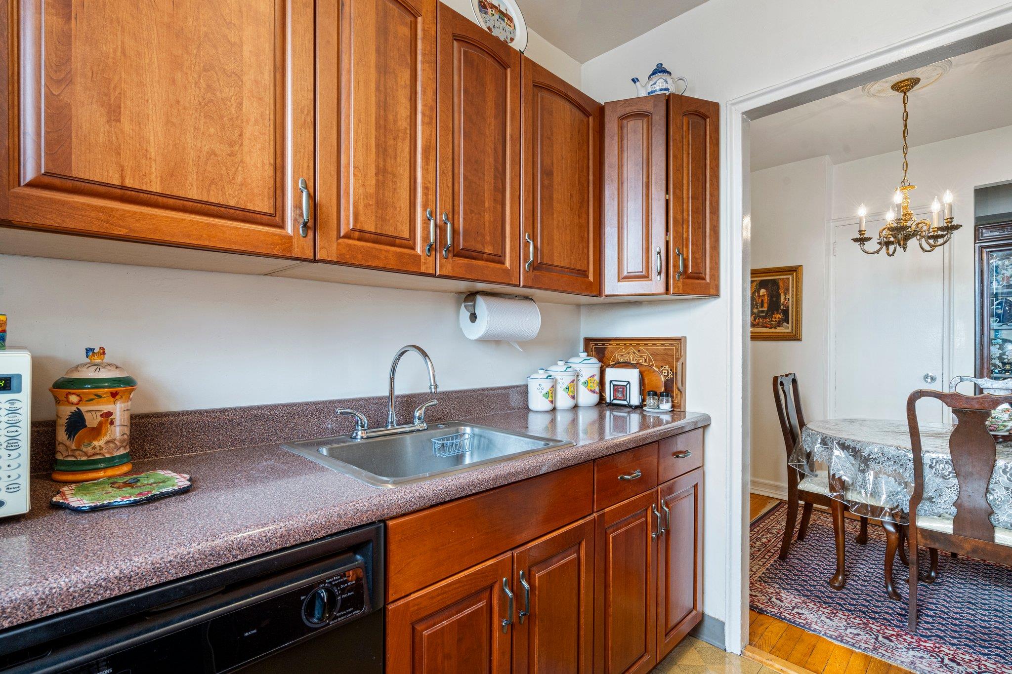 143-50 Hoover Avenue Ave #512, Briarwood, New York image 14