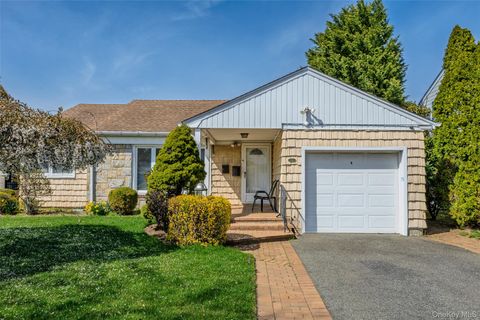 25 Lawrence Street New Hyde Park NY 11040