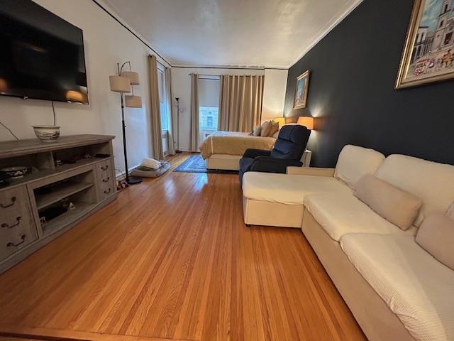 34 Avenue 624, Jackson Heights, Queens, NY - 1 Bedrooms  
1 Bathrooms  
4 Rooms - 