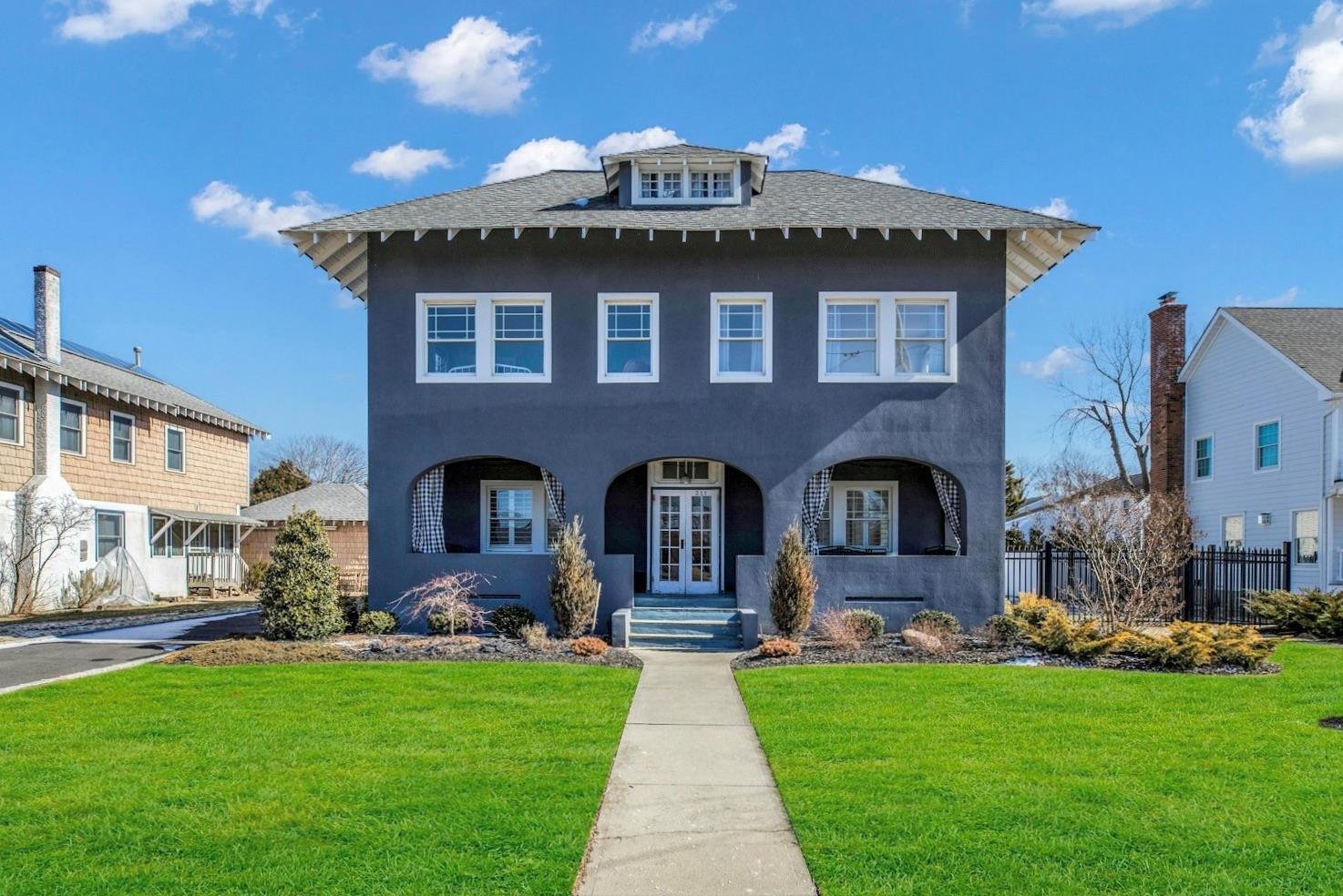 311 Handsome Avenue, Sayville, New York image 1