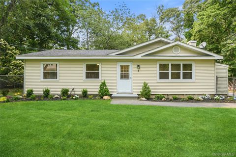 Homes For Sale - 3 Aspen Road<br/> Mastic Beach, NY 11951