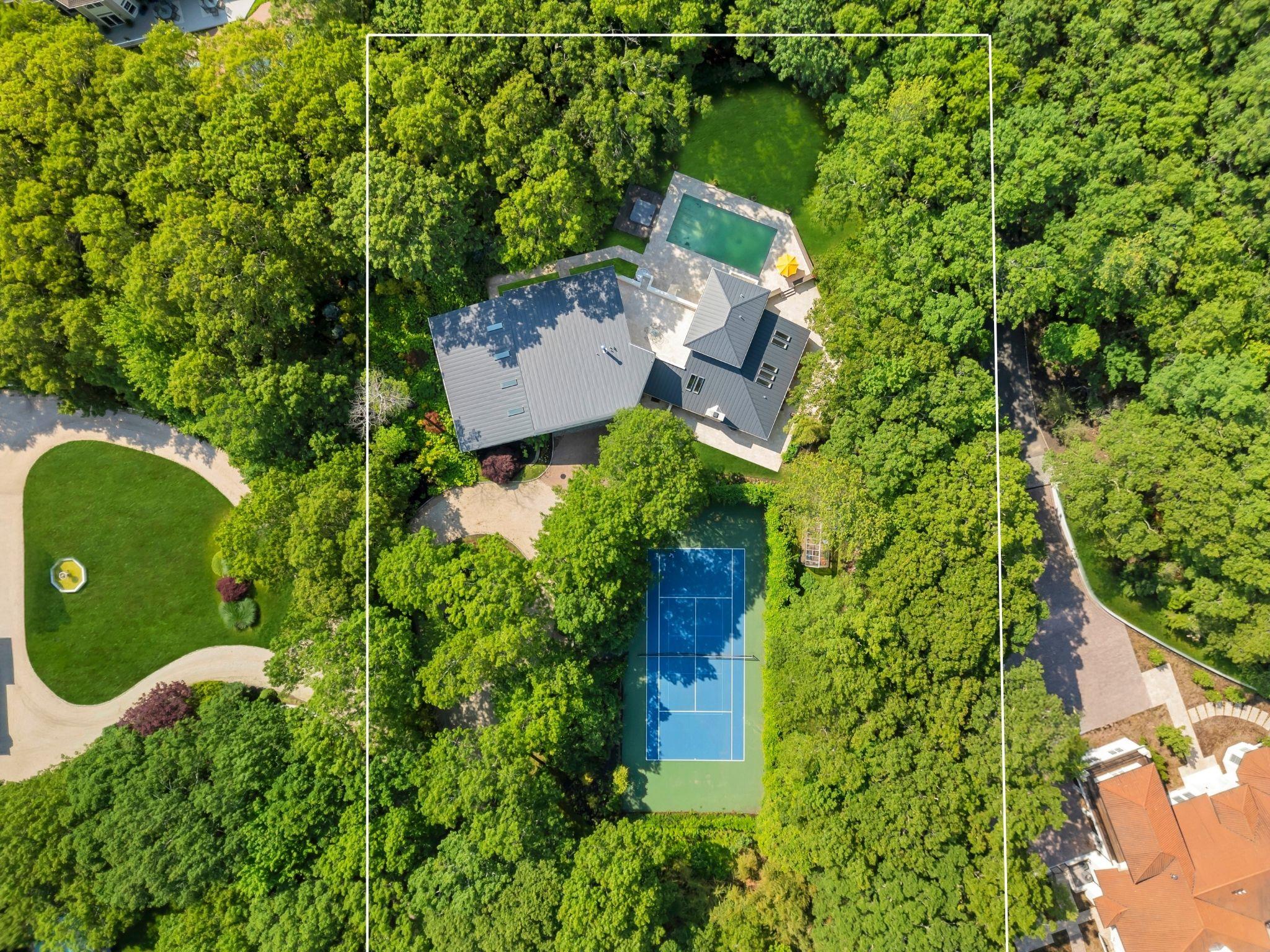 2222 Noyack Road