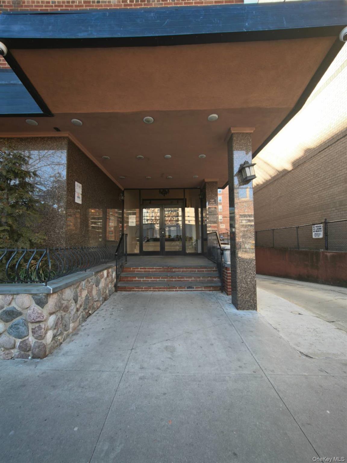 134-54 Maple Avenue 2W