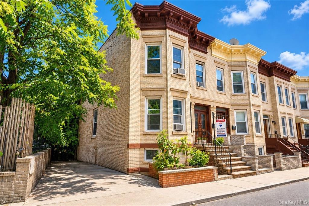 82 Kermit Place