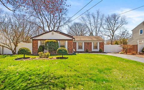 Photo of 20 Beacon Street, Shirley, NY 11967 (MLS # 984735)