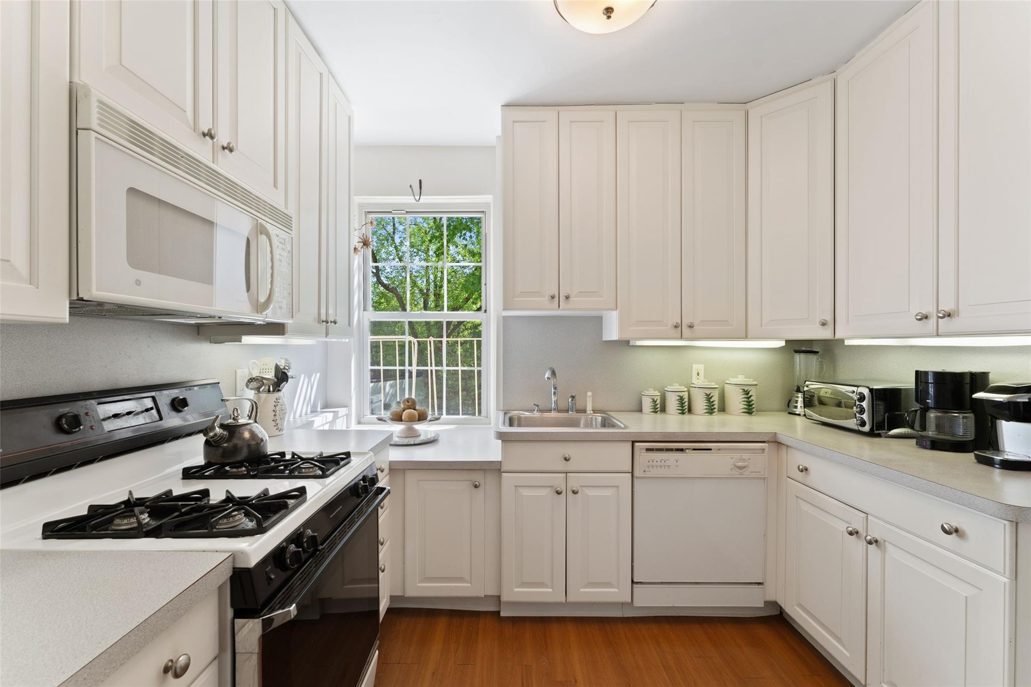 2 Brooklands Cir #2D, Bronxville, New York image 7