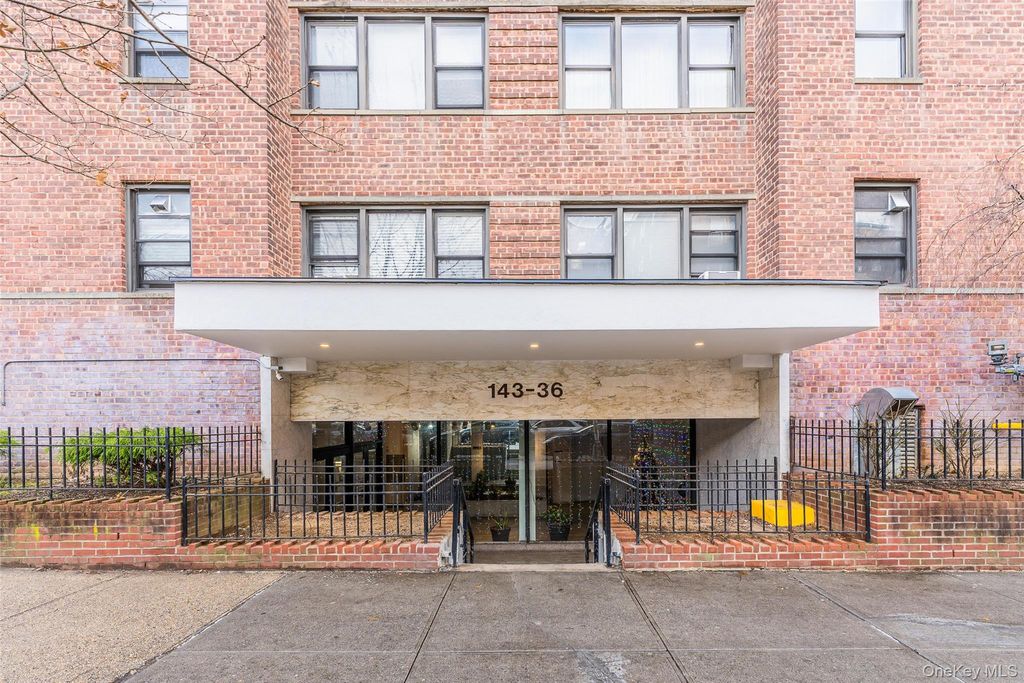 Photo of 143-36 Barclay Avenue #1H, Flushing, NY 11355 (MLS # 951020)