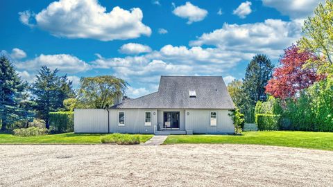 83 Kellis Pond Lane Bridgehampton NY 11932