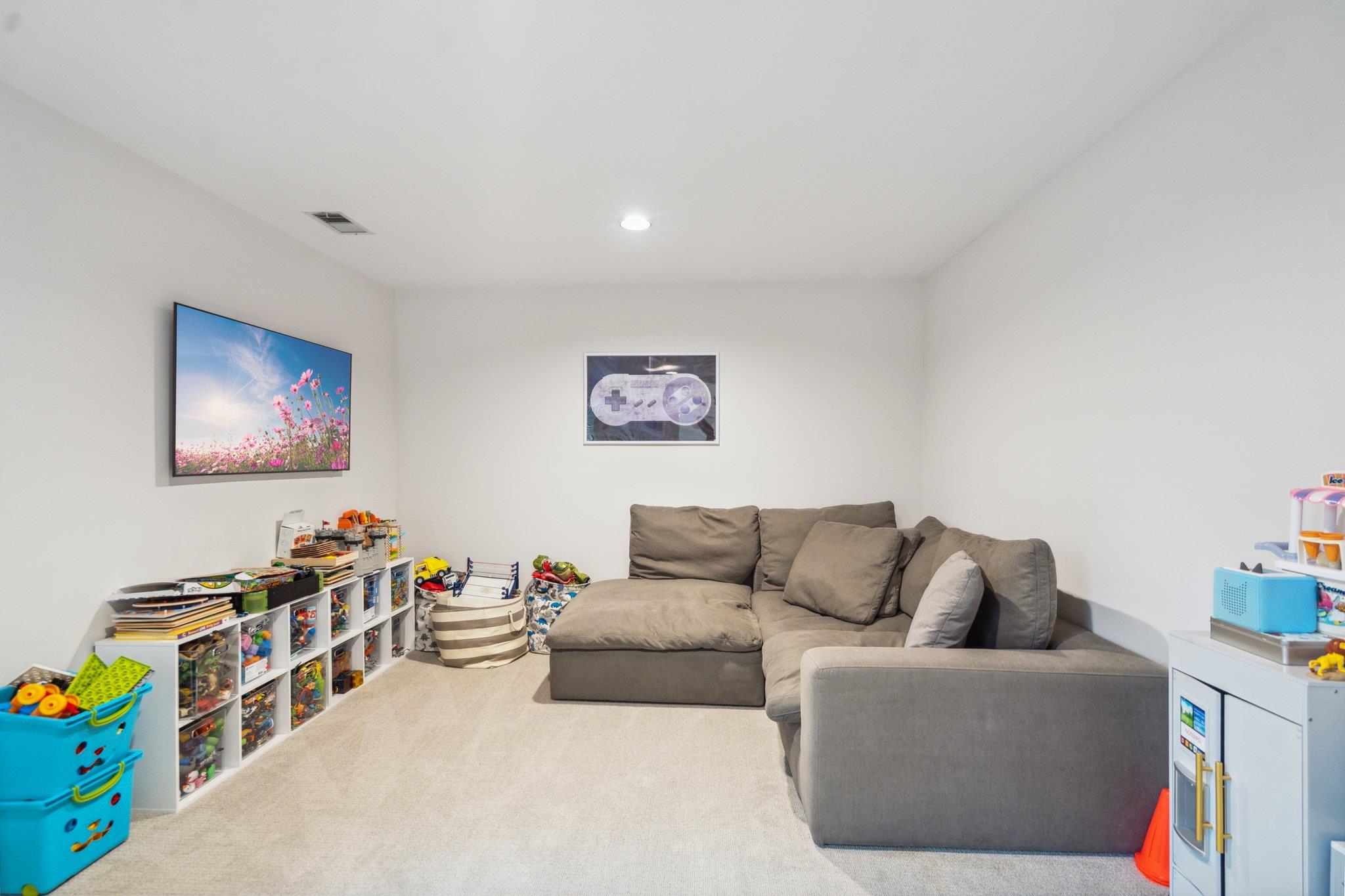 98 Foxwood Drive, Jericho, New York image 23