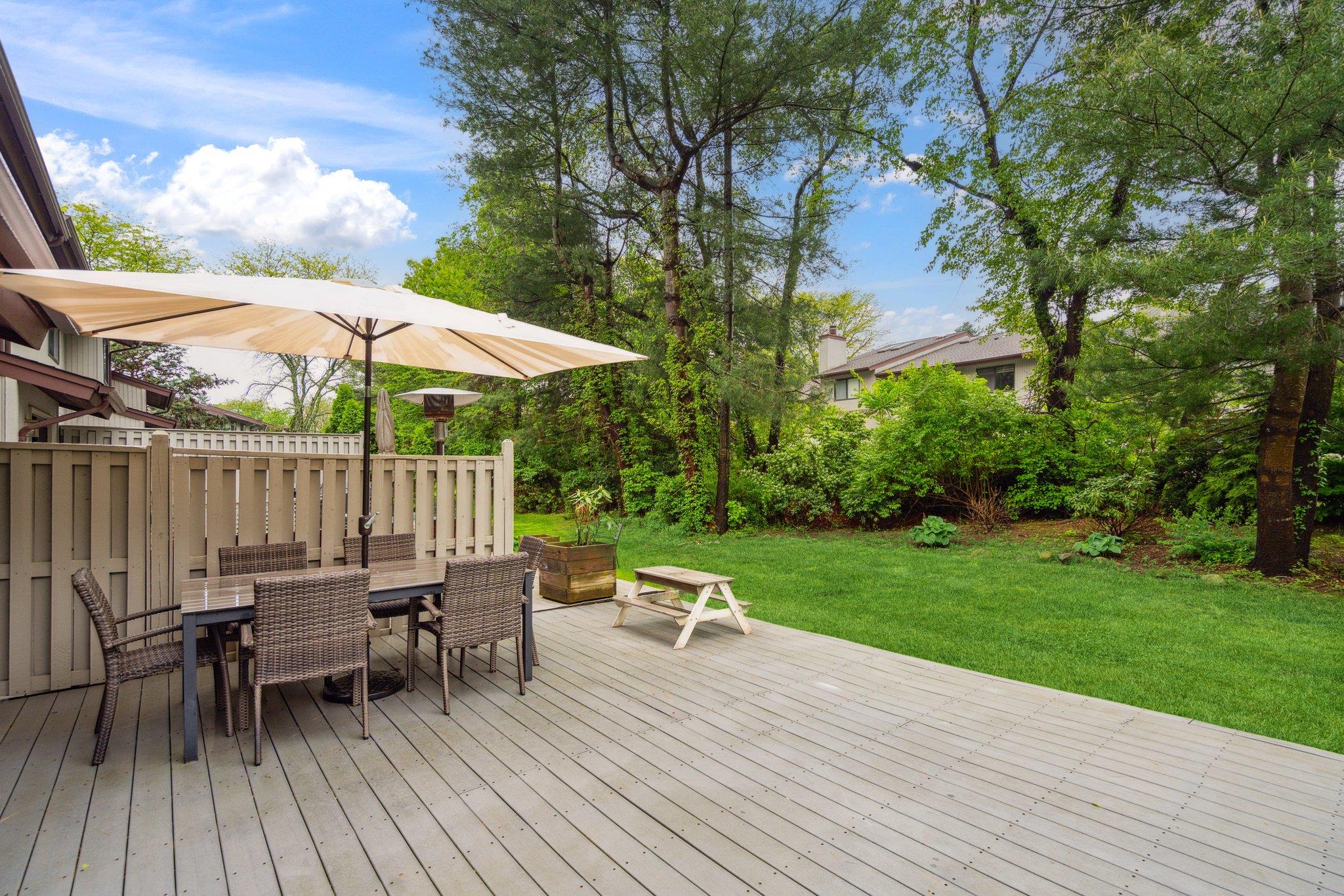 98 Foxwood Drive, Jericho, New York image 25