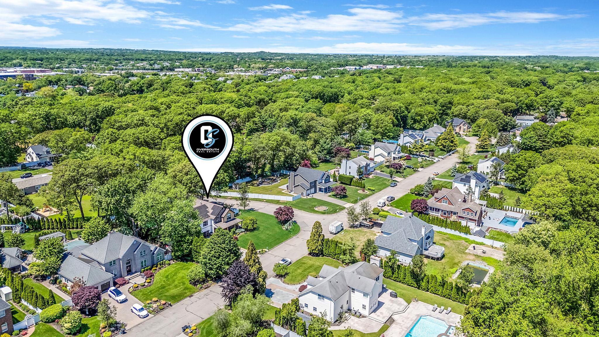 8 Hamilton Place, Lake Grove, New York image 45