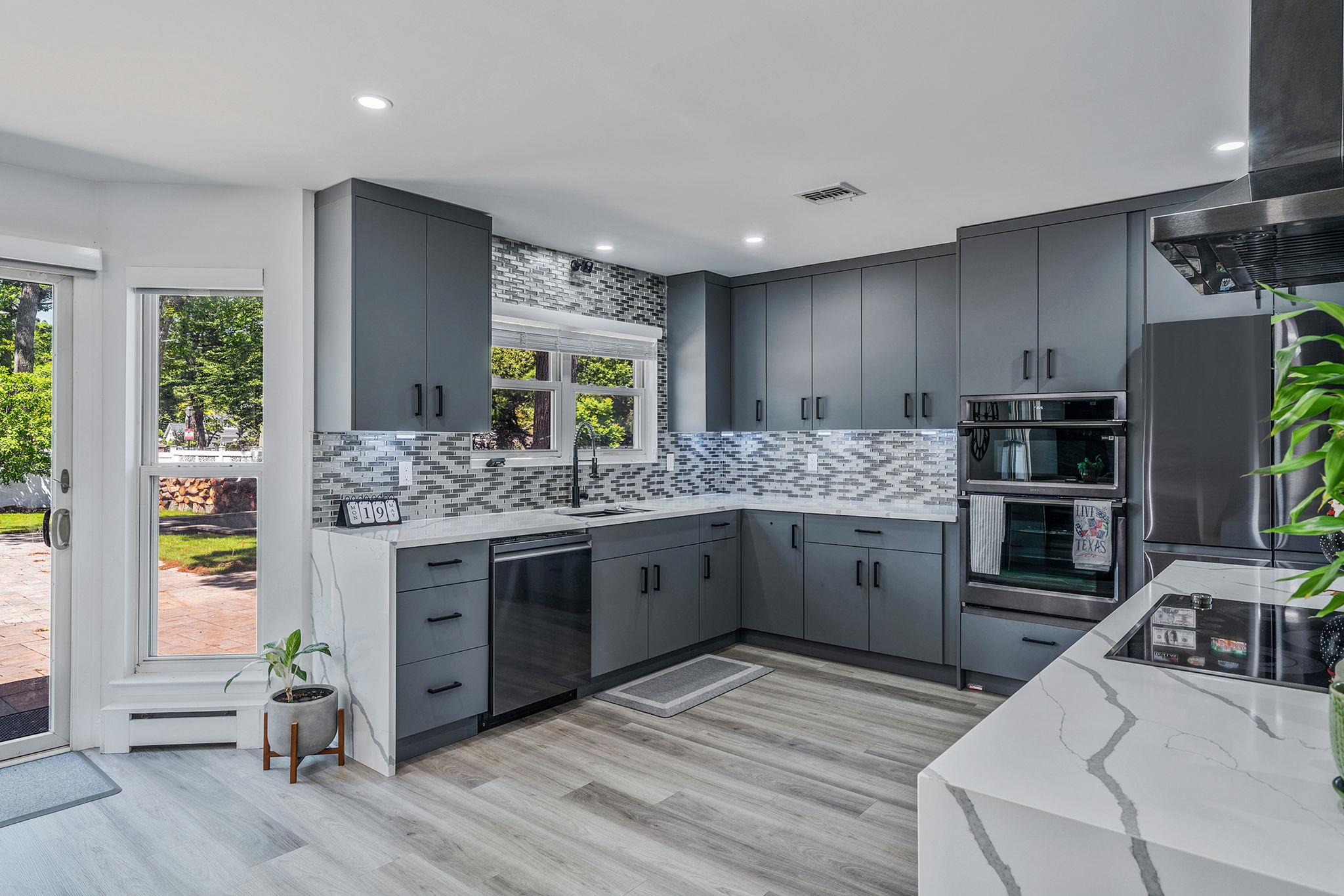 8 Hamilton Place, Lake Grove, New York image 12