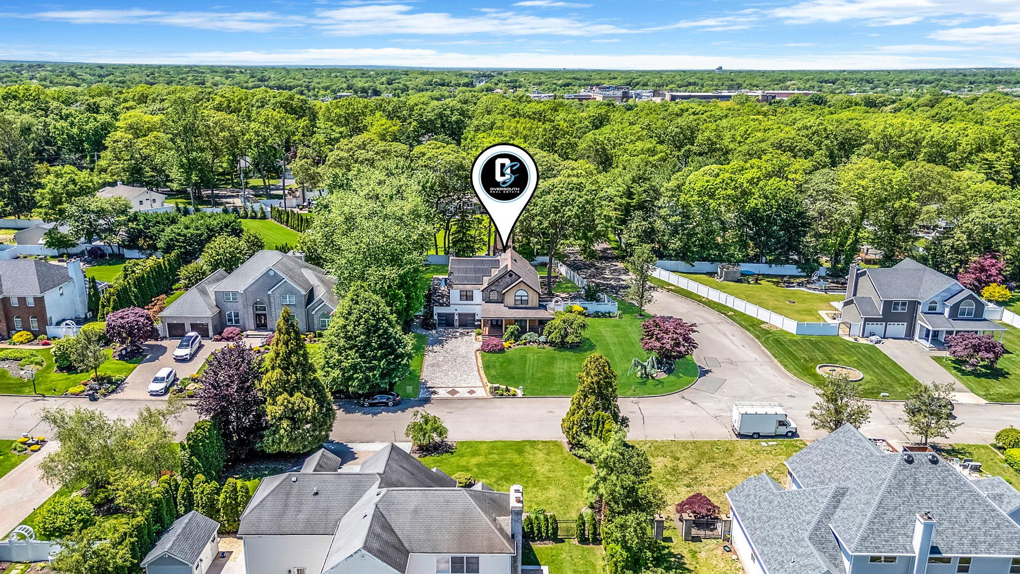 8 Hamilton Place, Lake Grove, New York image 44