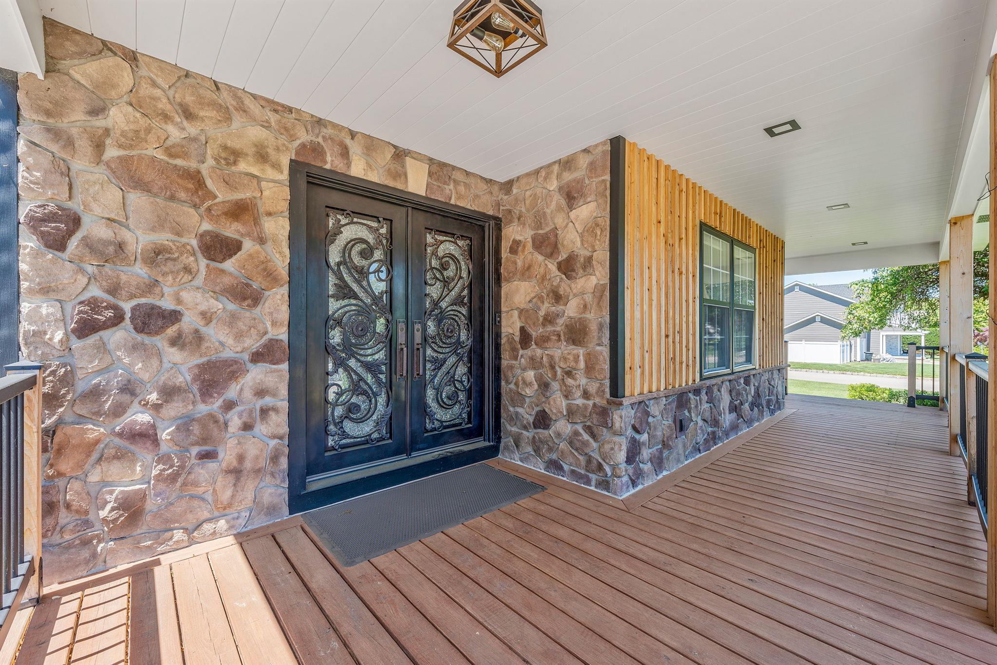 8 Hamilton Place, Lake Grove, New York image 3
