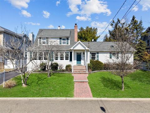 122 Palmyra Avenue Woodmere NY 11598
