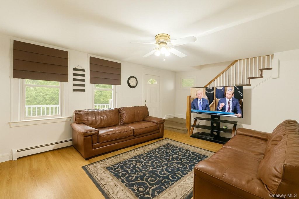 Photo of 9 Bagley Avenue, Albertson, NY 11507 (MLS # 941013)