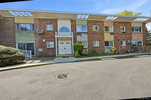 263 N Newbridge Road 1C Levittown NY 11756