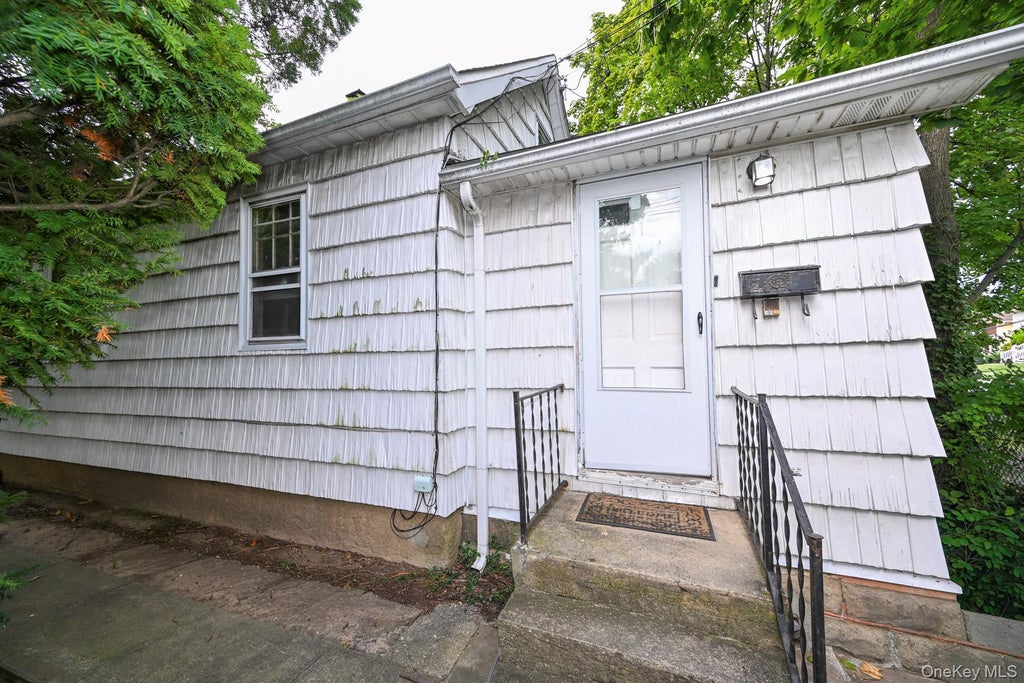 Photo of 41 Porter Street, Elmont, NY 11003 (MLS # 1050566)