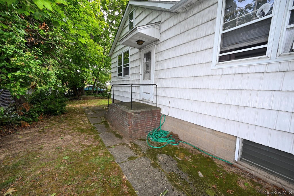 Photo of 41 Porter Street, Elmont, NY 11003 (MLS # 1050566)