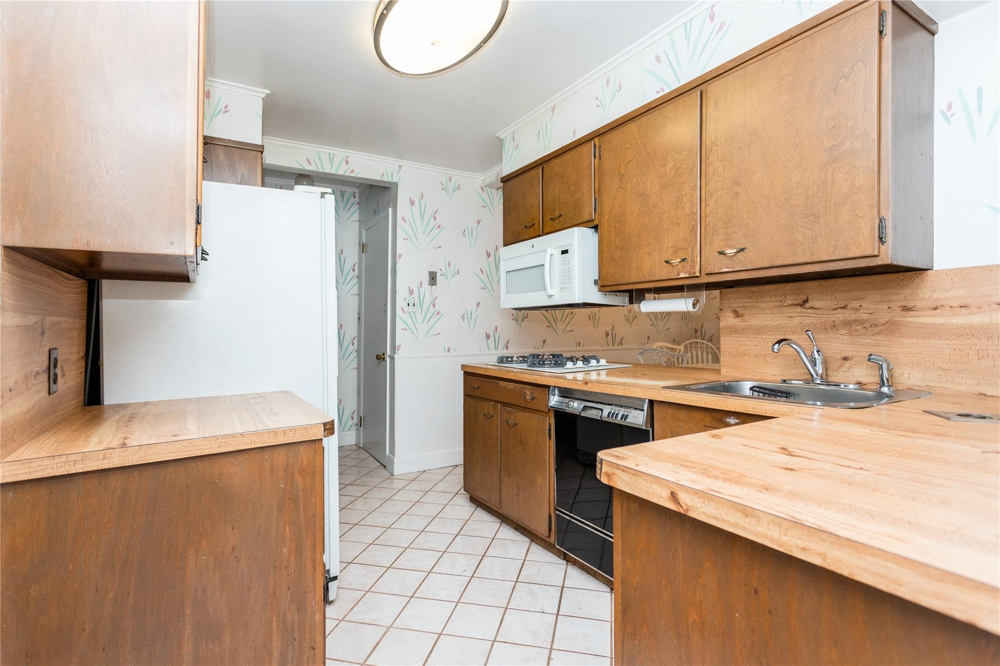 20 Harding Drive, New Rochelle, New York image 9