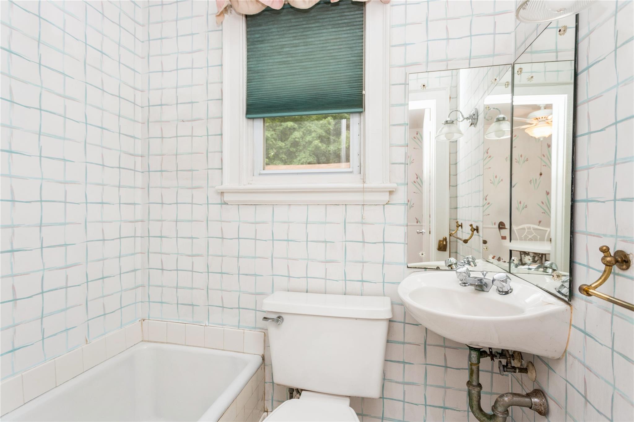 20 Harding Drive, New Rochelle, New York image 14