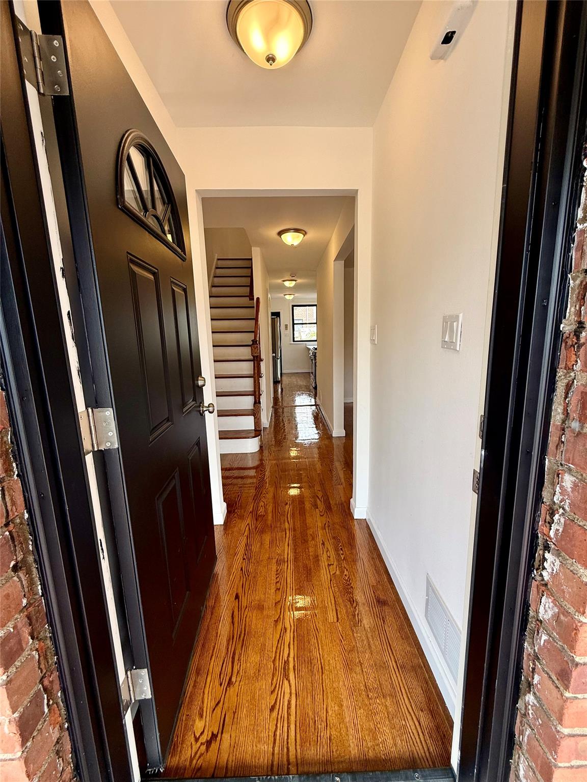 1031 E 215th St, Bronx, Ny